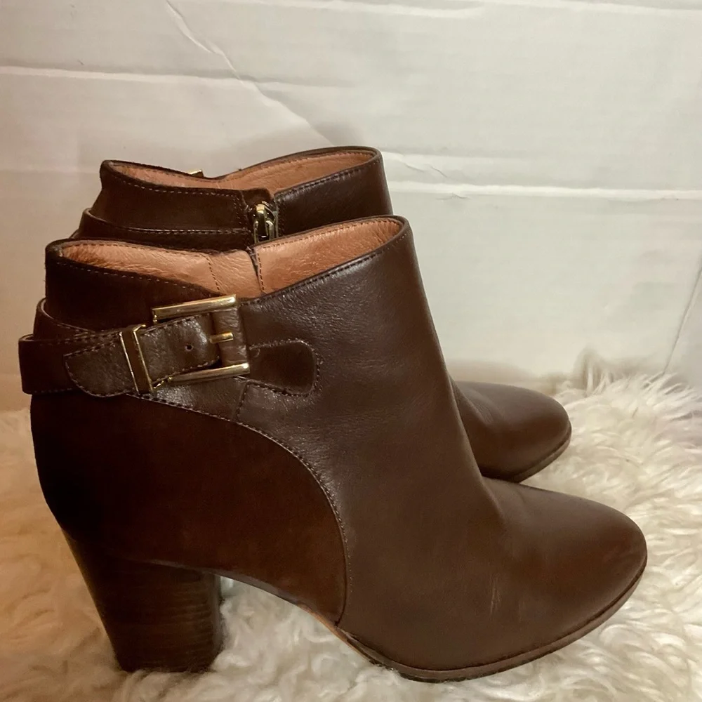 Louise Et Cie  side zip brown leather  buckle detail ankle boots 9.5